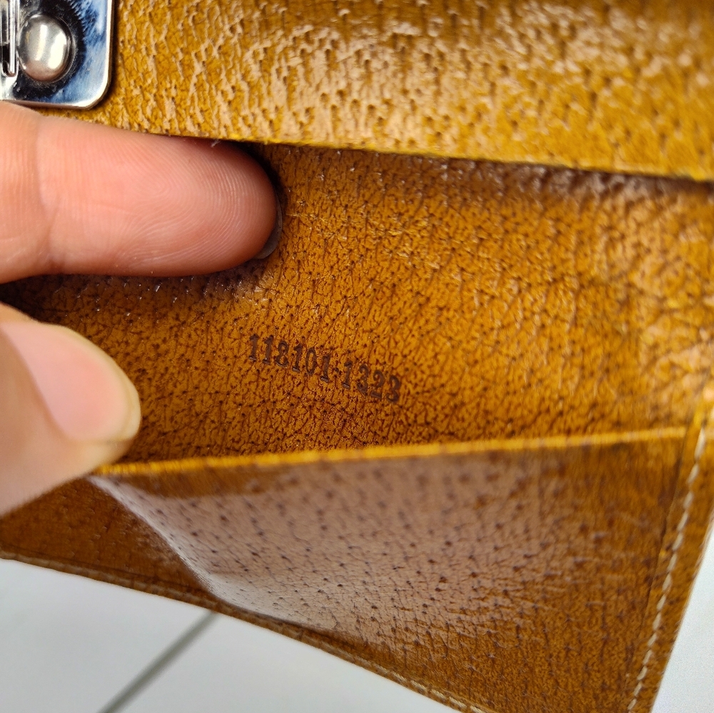 Gucci Key Wallet - Picture 9 of 13